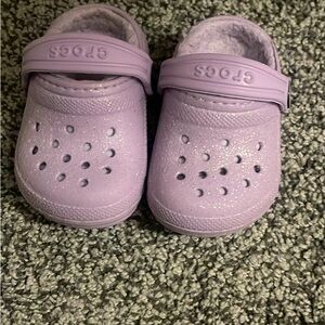 Toddler crocs furry lined size 4